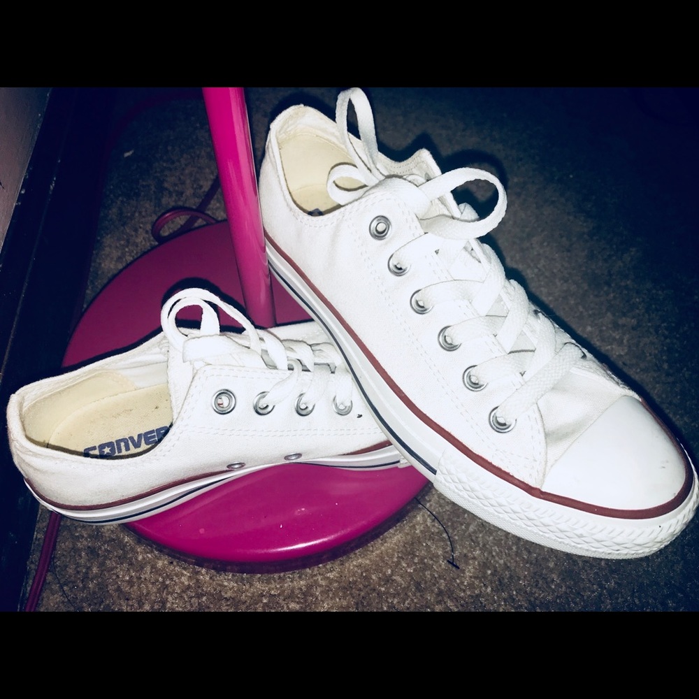 Classic white low top converse